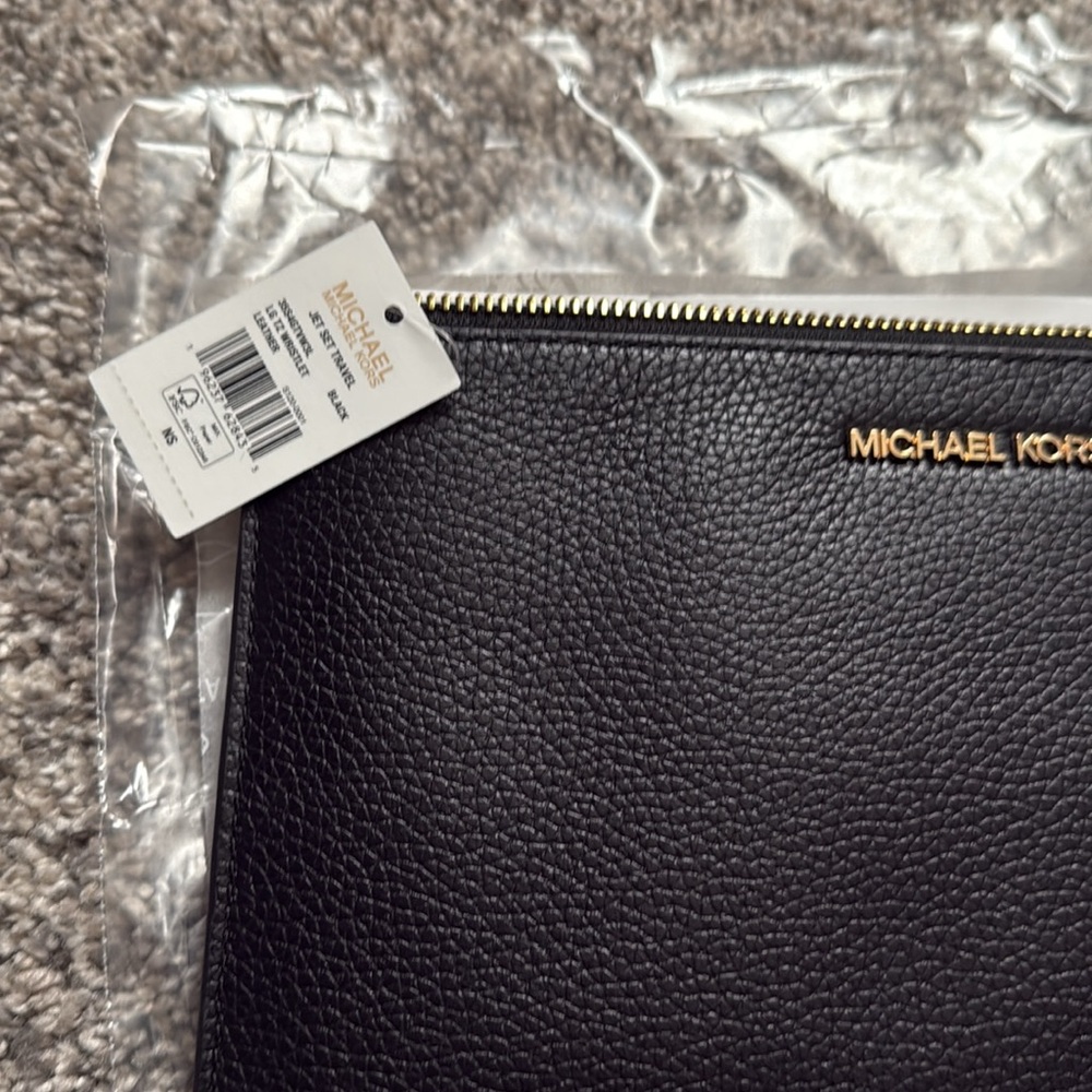 NWT Michael Kors large black pebble leather jet set wristlet - Picture 7 of 7